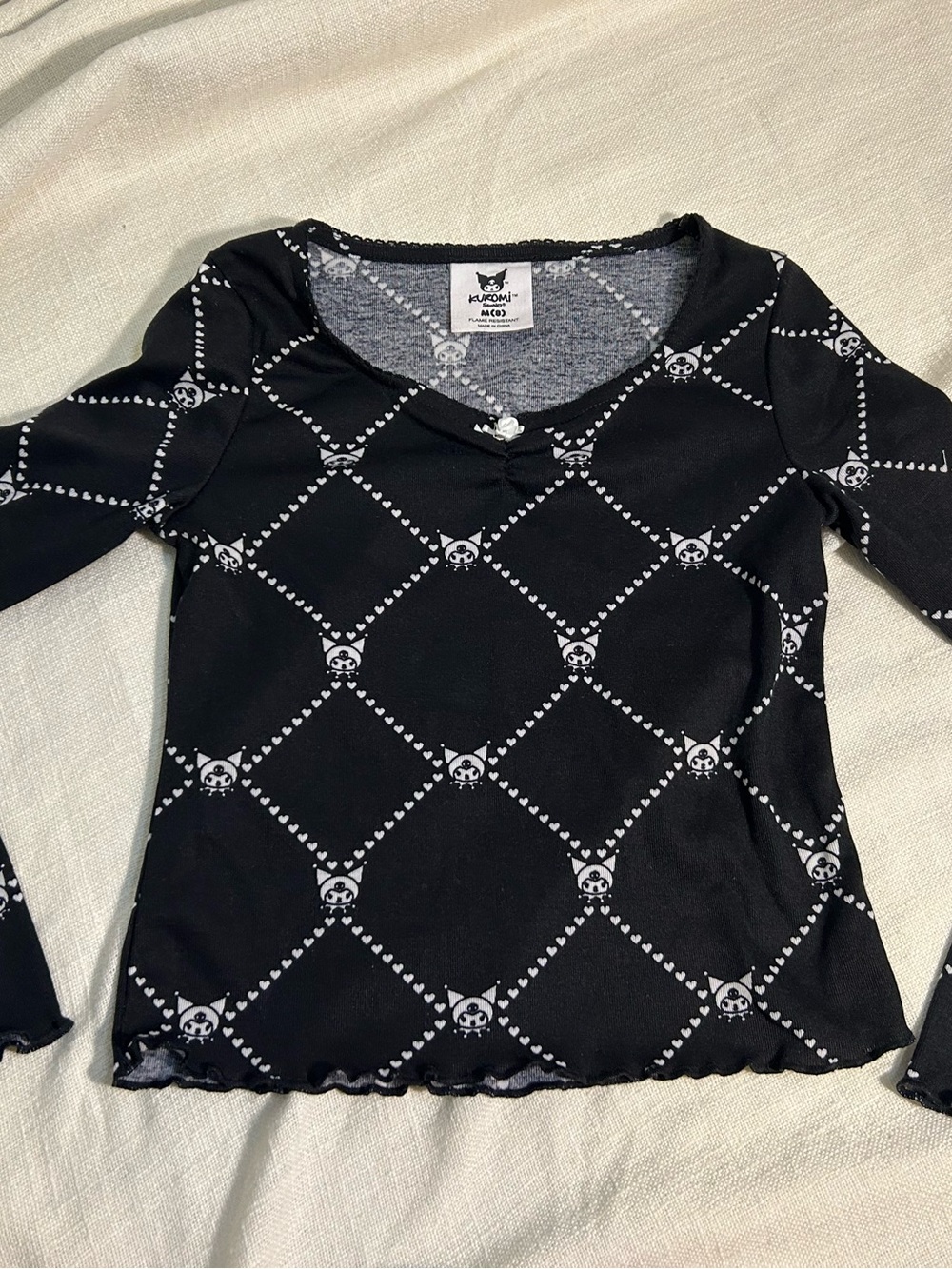 Women's Black Long-Sleeve Patterned V-Neck Top